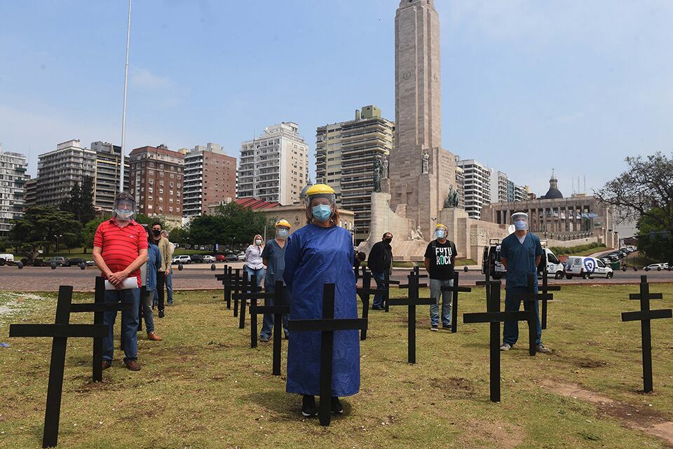 La Asamblea de Trabajadores por la Salud Colectiva generó acciones de concientización, como la intervención en el Monumento a la Bandera