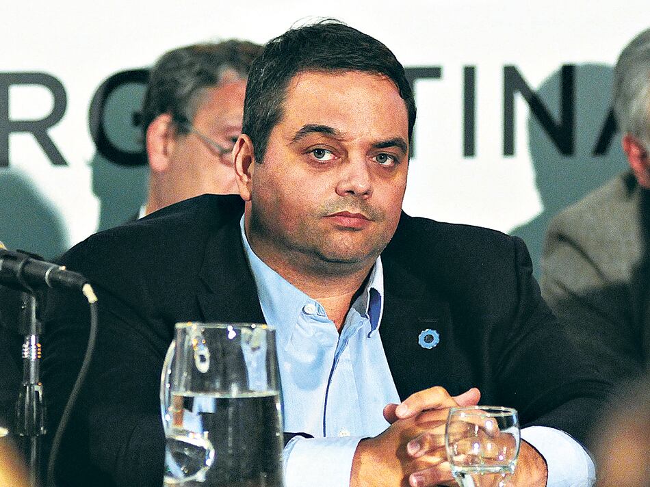 Jorge Triaca, ministro de Trabajo. El nuevo sistema reduce las reparaciones y hace más engorroso su reclamo.