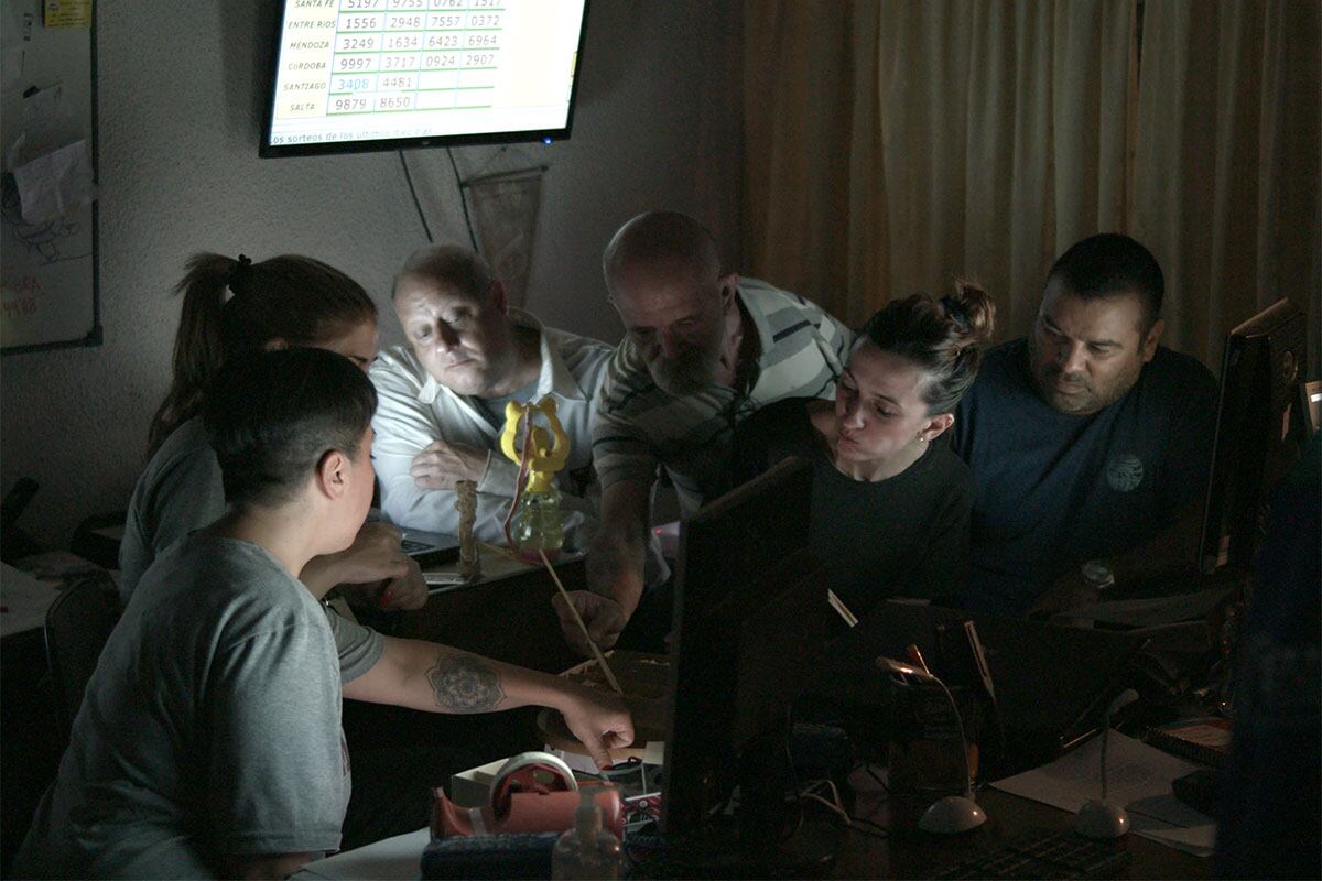 El clan Felpeto en una escena de "Algo viejo, algo nuevo, algo prestado".