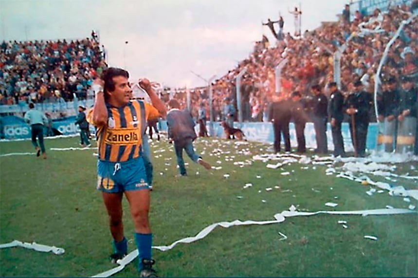 Una de las tantas postales campeonas del Negro Palma en Rosario Central.