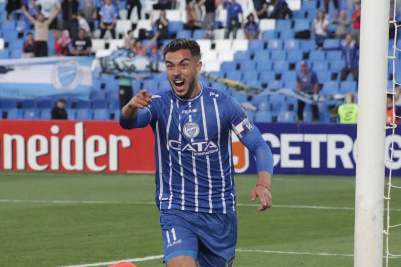 Martín Ojeda grita el gol que le daría la victoria al Tomba
