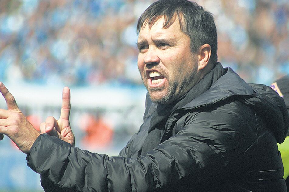 Coudet, DT del Racing puntero.