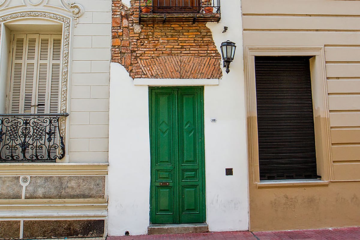 Puerta de entrada a la Casa Mínima, Casa Angosta o Casa del Esclavo Liberto
