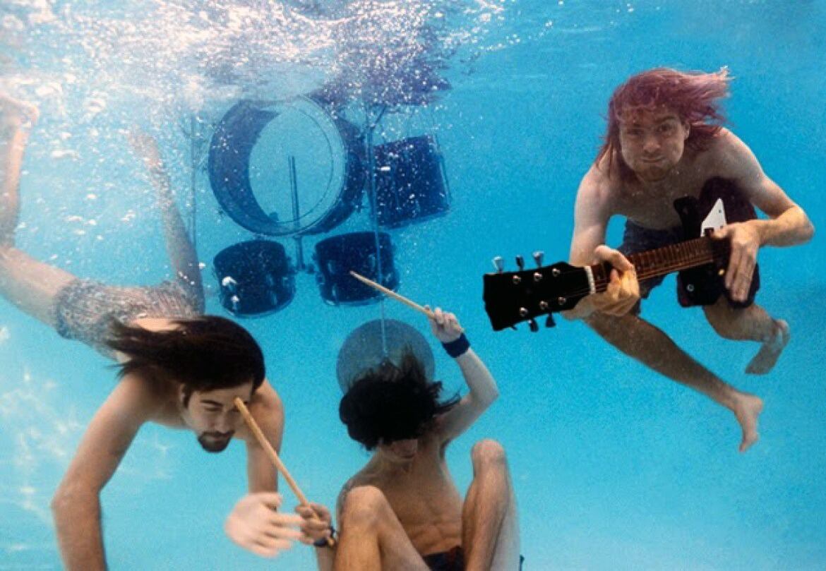 Novoselic, Grohl y Cobain en la sesión de fotos de prensa para Nevermind.