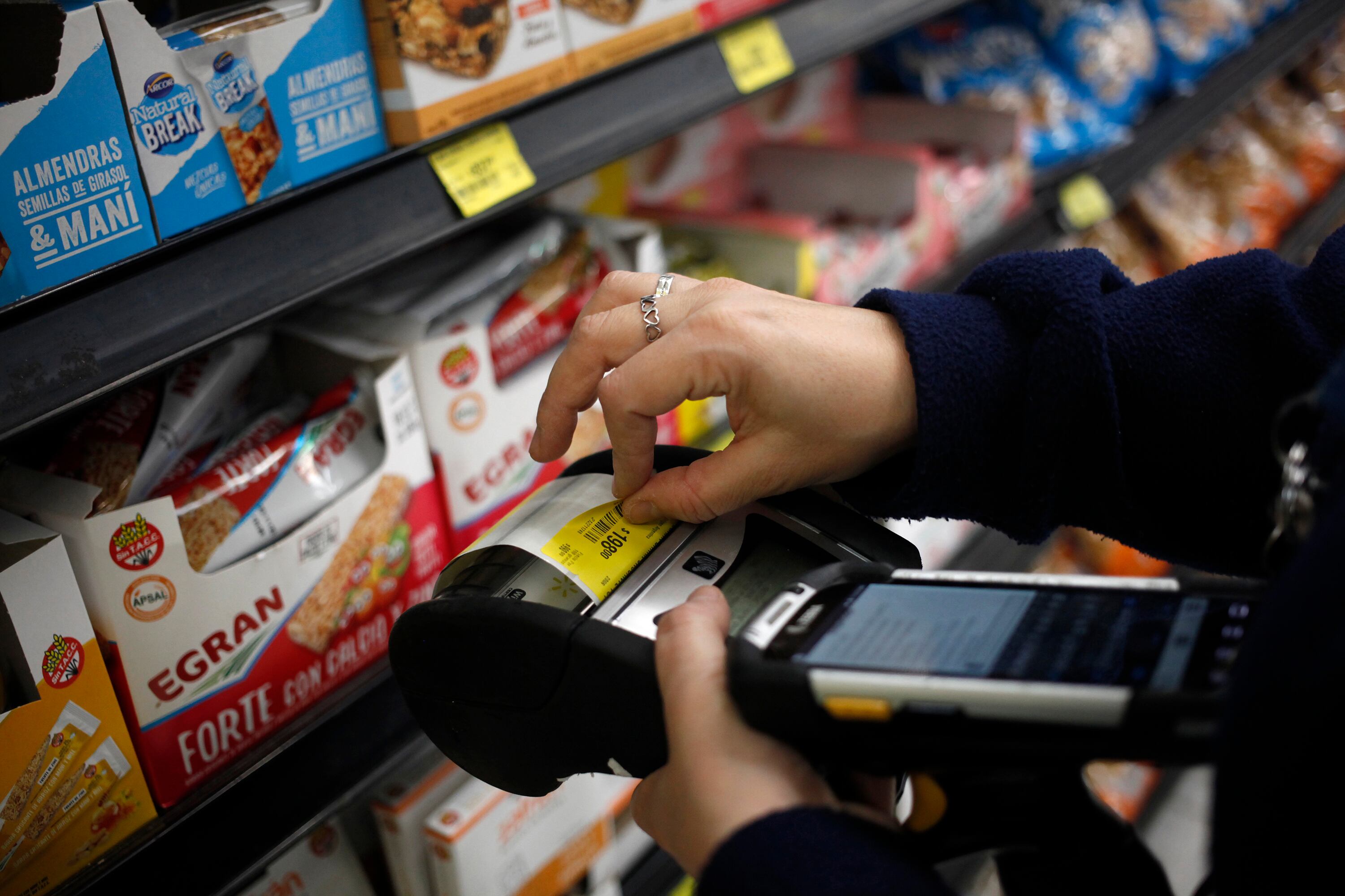 El rubro "Alimentos y bebidas no alcoholicas" tuvo un alza de 1,7%, impulsada por pescados y frutas.