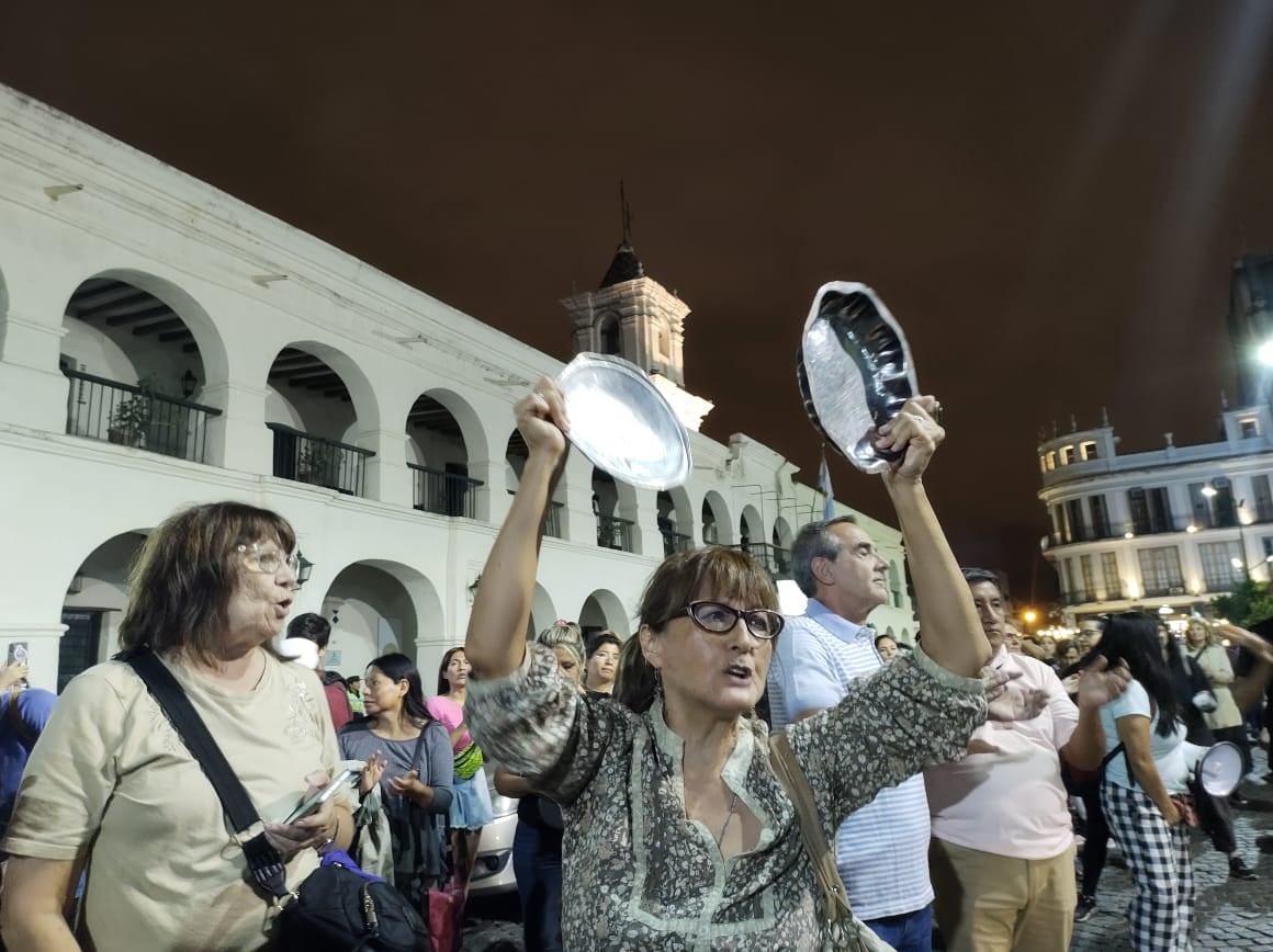 Primer cacerolazo en Salta