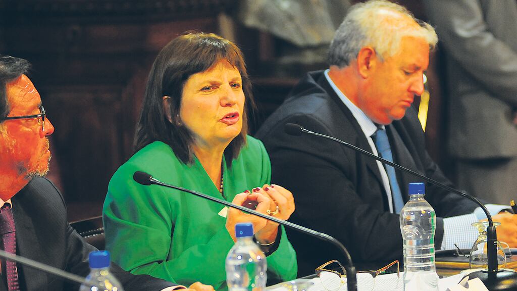 La ministra Patricia Bullrich en el Senado donde encabezó la defensa de Gendarmería Nacional.