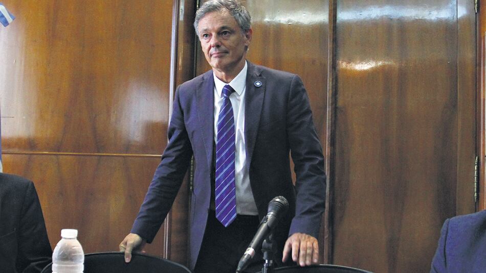 El ministro de Producción, Francisco Cabrera, presentó la Ventanilla Unica de Comercio Exterior a empresarios.