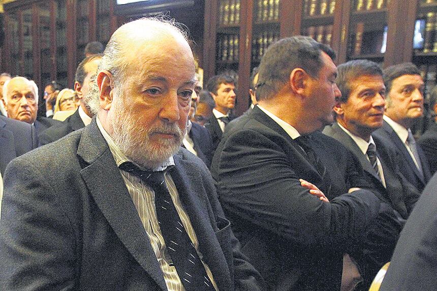 El juez Claudio Bonadio fue acusado de desviar la investigación sobre el encubrimiento del atentado.