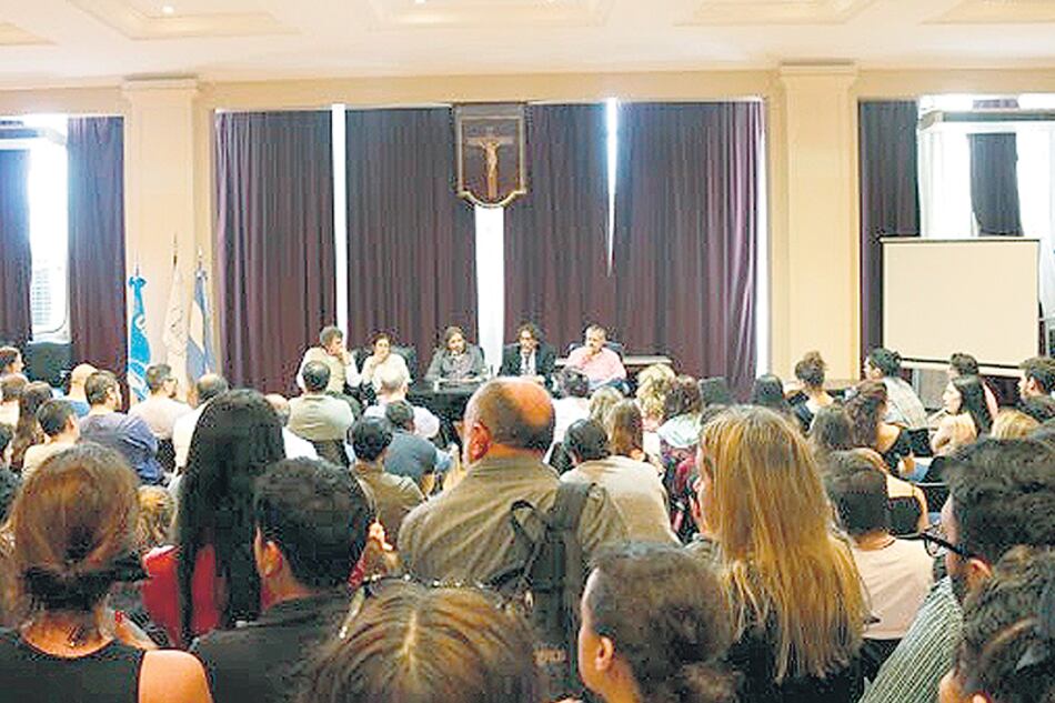 La mayoría de los docentes sin renta se concentra en la UBA, en especial en su Facultad de Medicina.