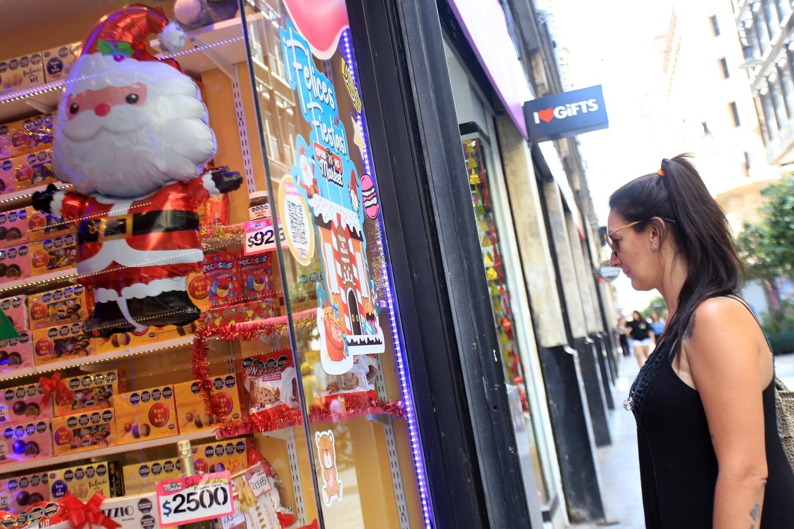 Tiempos de mirar y no comprar, o compar sólo si es estrictamente necesario.