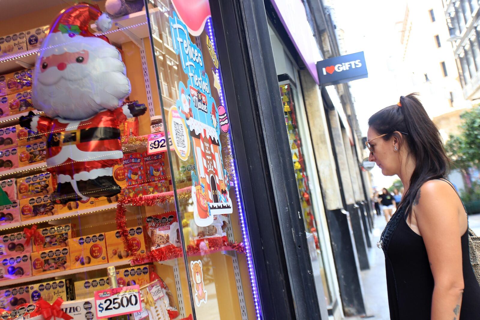 Tiempos de mirar y no comprar, o compar sólo si es estrictamente necesario.