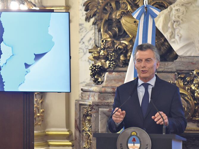 Después del acuerdo con los petroleros de Vaca Muerta, Mauricio Macri prometió “una revolución del empleo”.