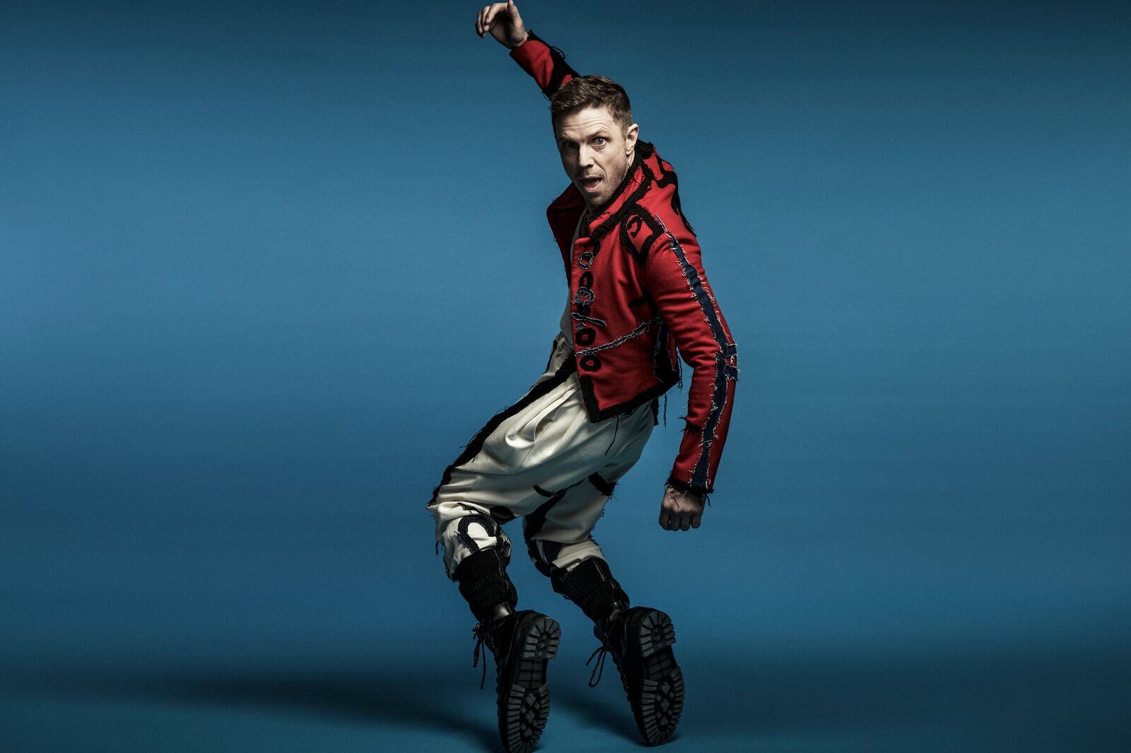 Jake Shears terminó su disco en Londres, adonde se mudó.