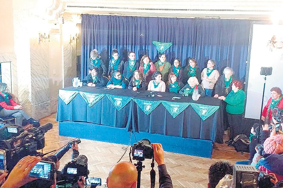 Las referentes de la Campaña sostuvieron su posición respaldadas por la impresionante movilización.