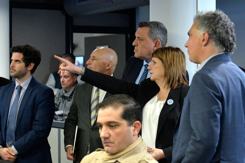 Patricia Bullrich llevó a Maximiliano Bondarenko a recorrer el Ministerio de Seguridad.