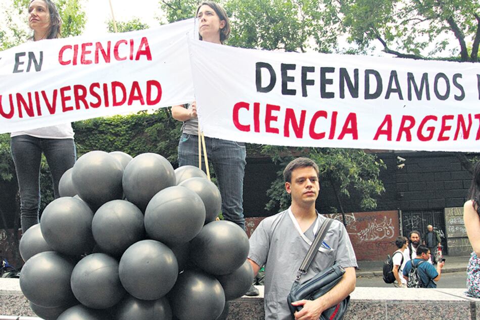 Los investigadores denuncian el recorte presupuestario.