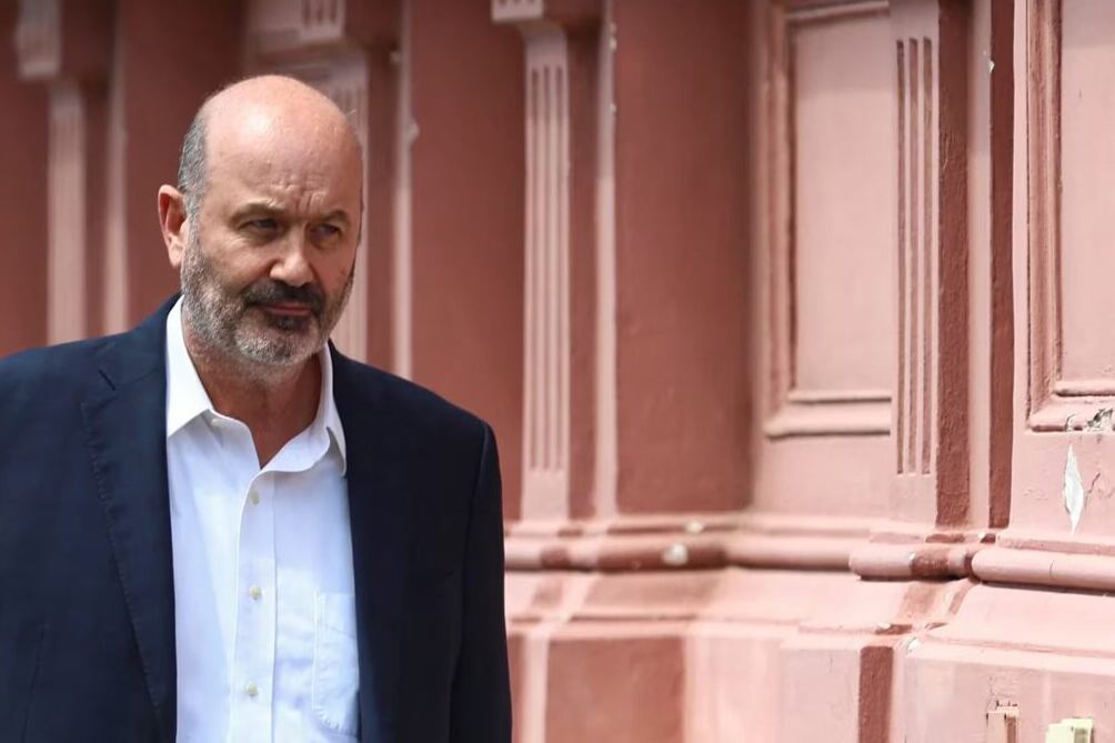 Federico Sturzenegger firmó en Twitter su debut en el gabinete de Milei.