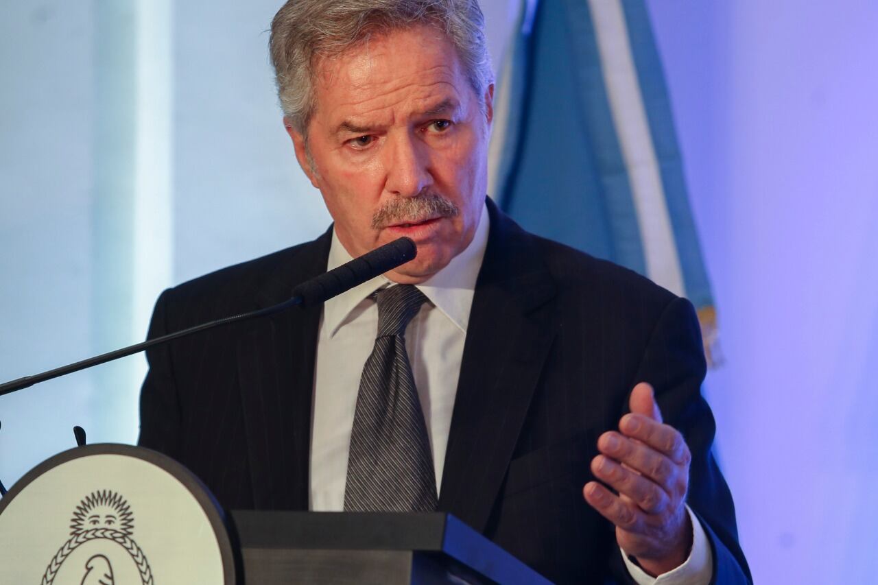 Faurie vinculó la presencia del submarino nuclear Greeneville en el Atlántico Sur con la visita --que no se concretó-- del barco guardacostas estadounidense Stone al país.