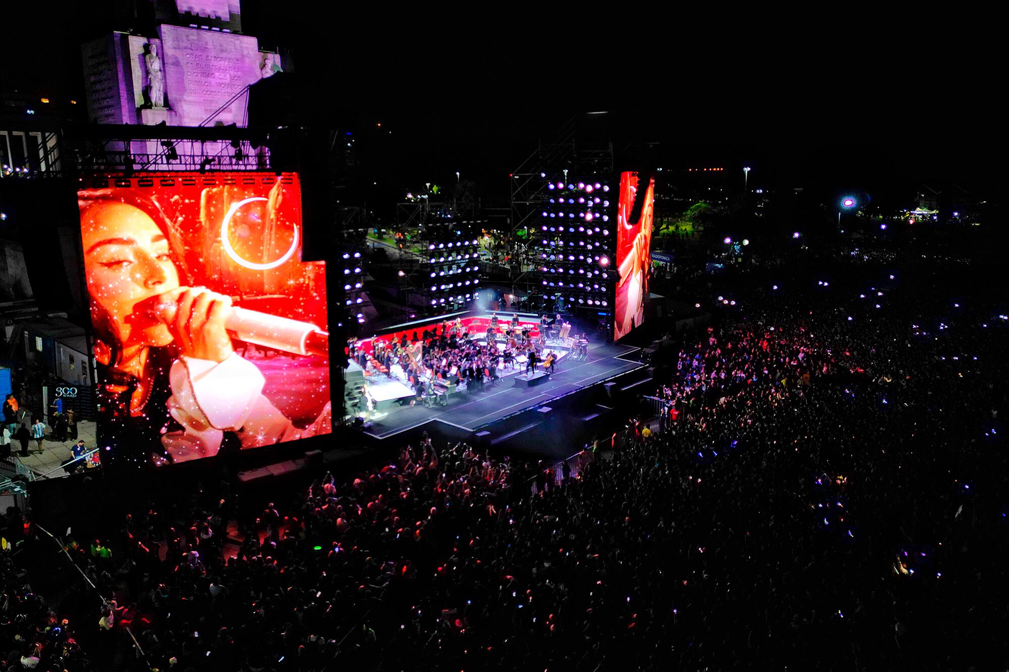 Nicki Nicole se emocionó y también hizo gala de su rosarinidad. 