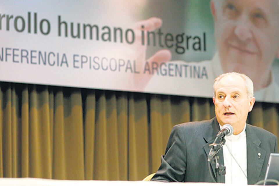 El obispo Jorge Lugones asesora a la Comisión de Justicia y Paz.