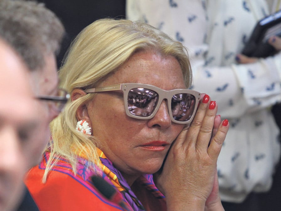 Elisa Carrió le dijo a Cerruti que afirmaría que ella trabajaba para Daniel Angelici. 