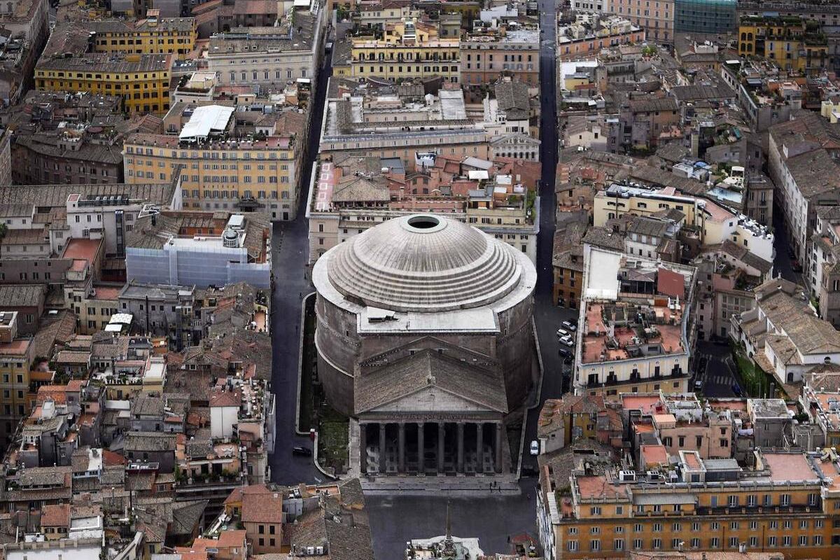 Se trata de una de las visitas obligadas para los turistas, dada su monumentalidad y su imponente cúpula