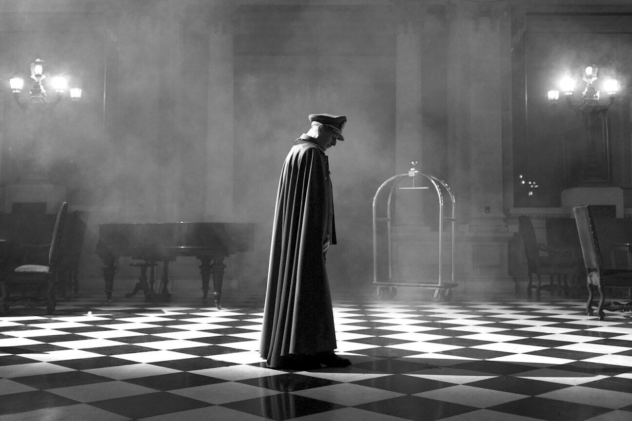 En El Conde, Pinochet no para de volver aunque parezca que ya se le dio entierro