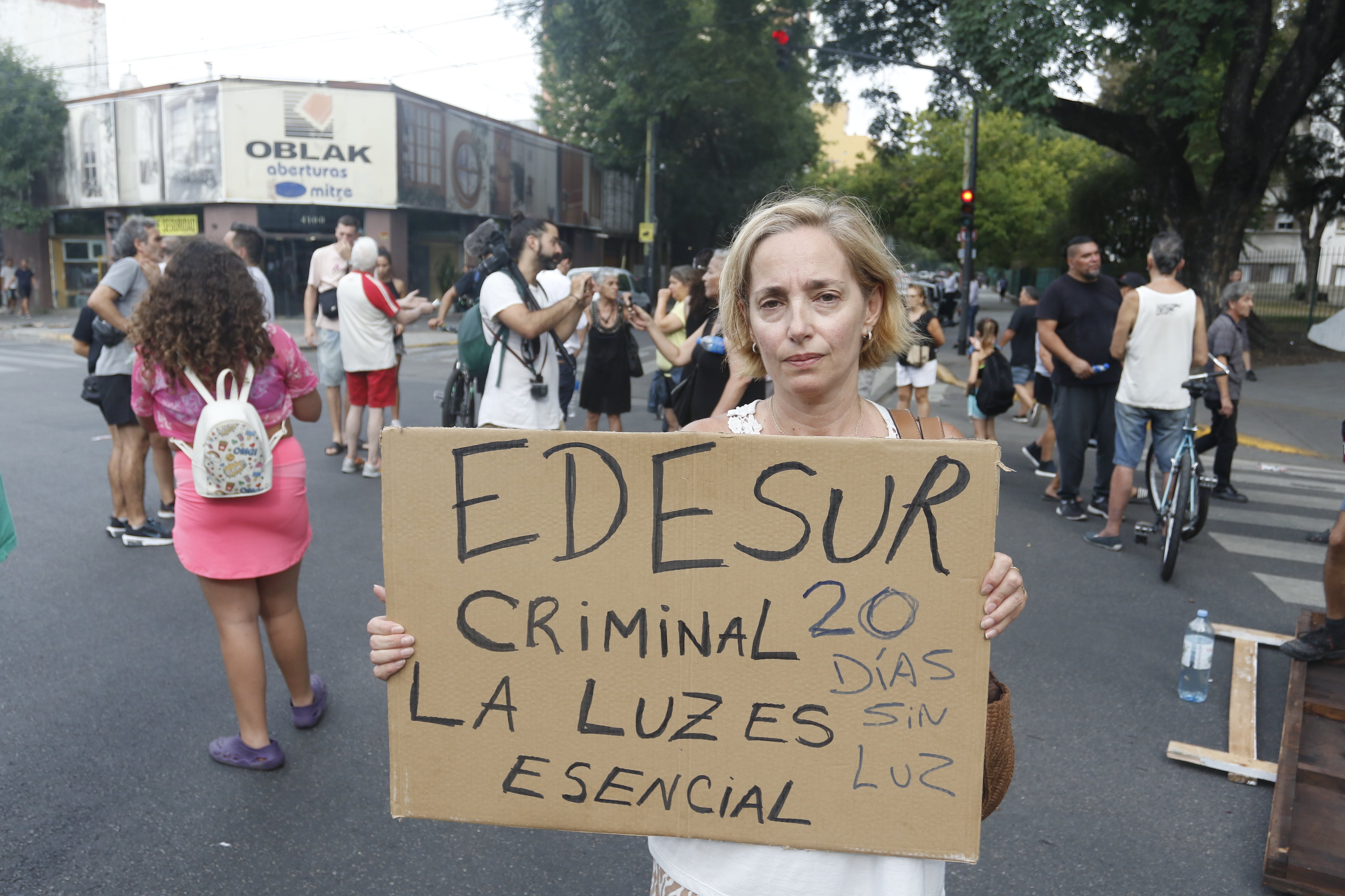 "No se tolera más, es un golpe final para muchas familias", denunciaron