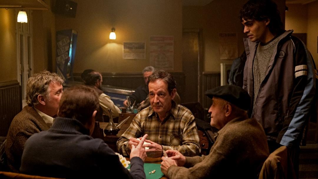 La miniserie, definida por su creador como un "melodrama intenso", consta de ocho episodios. 