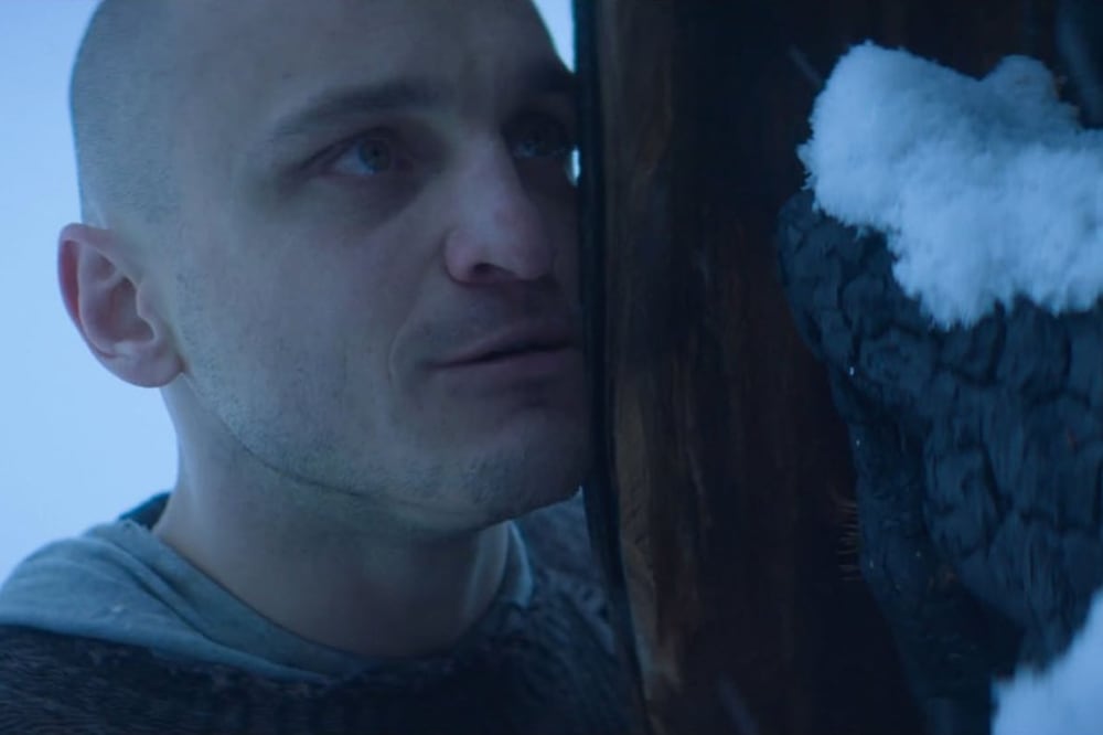 Johannes (Franz Rogowski) comprende el mundo a partir de la mirada de un niño pequeño.