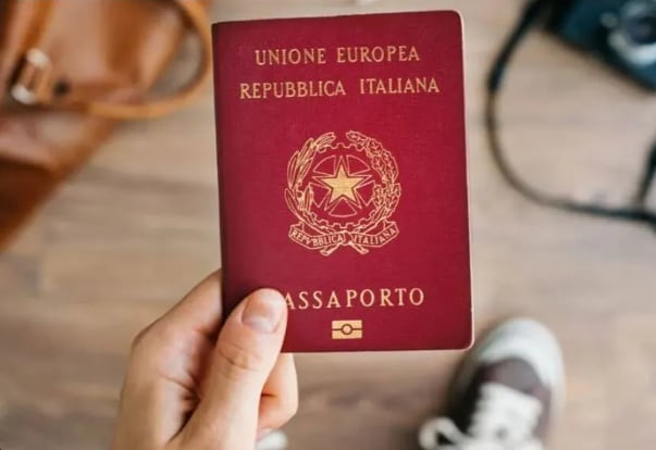 La nueva medida rige para todas aquellas personas con ciudadanía italiana que residen fuera de Italia. Imagen: Freepik.