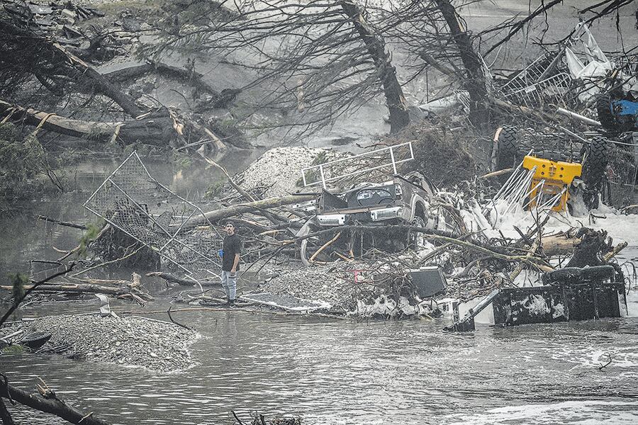 Entre las personas desaparecidas hay 20 niñas que estaban de campamento.
