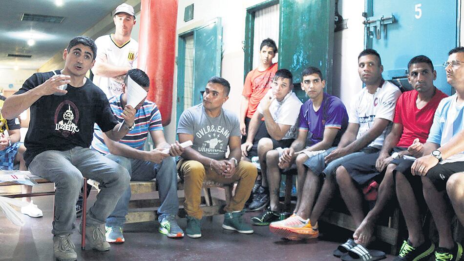 Uno de los puntos más altos de la película es cuando los presos debaten sobre la pena de muerte.