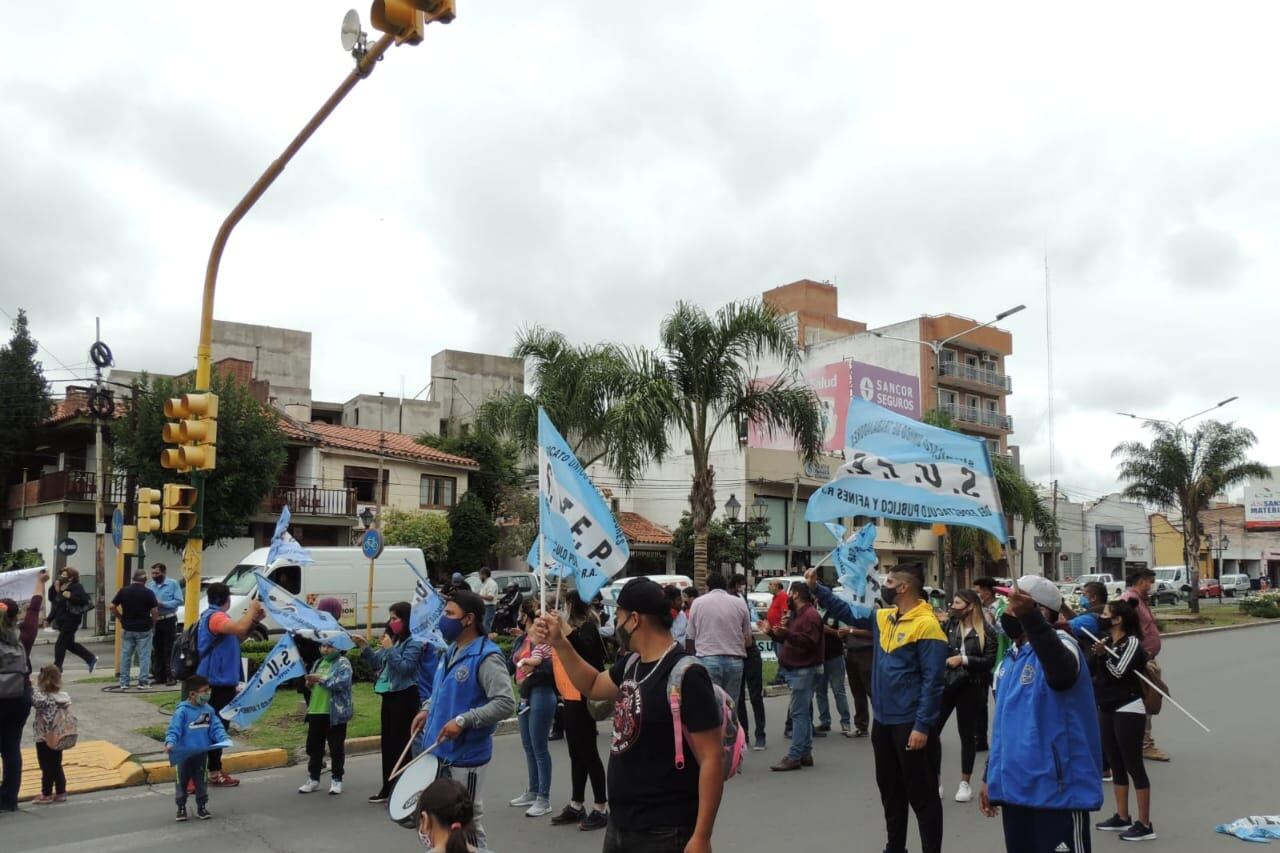 Manifestación en las puertas del cine Hoyts