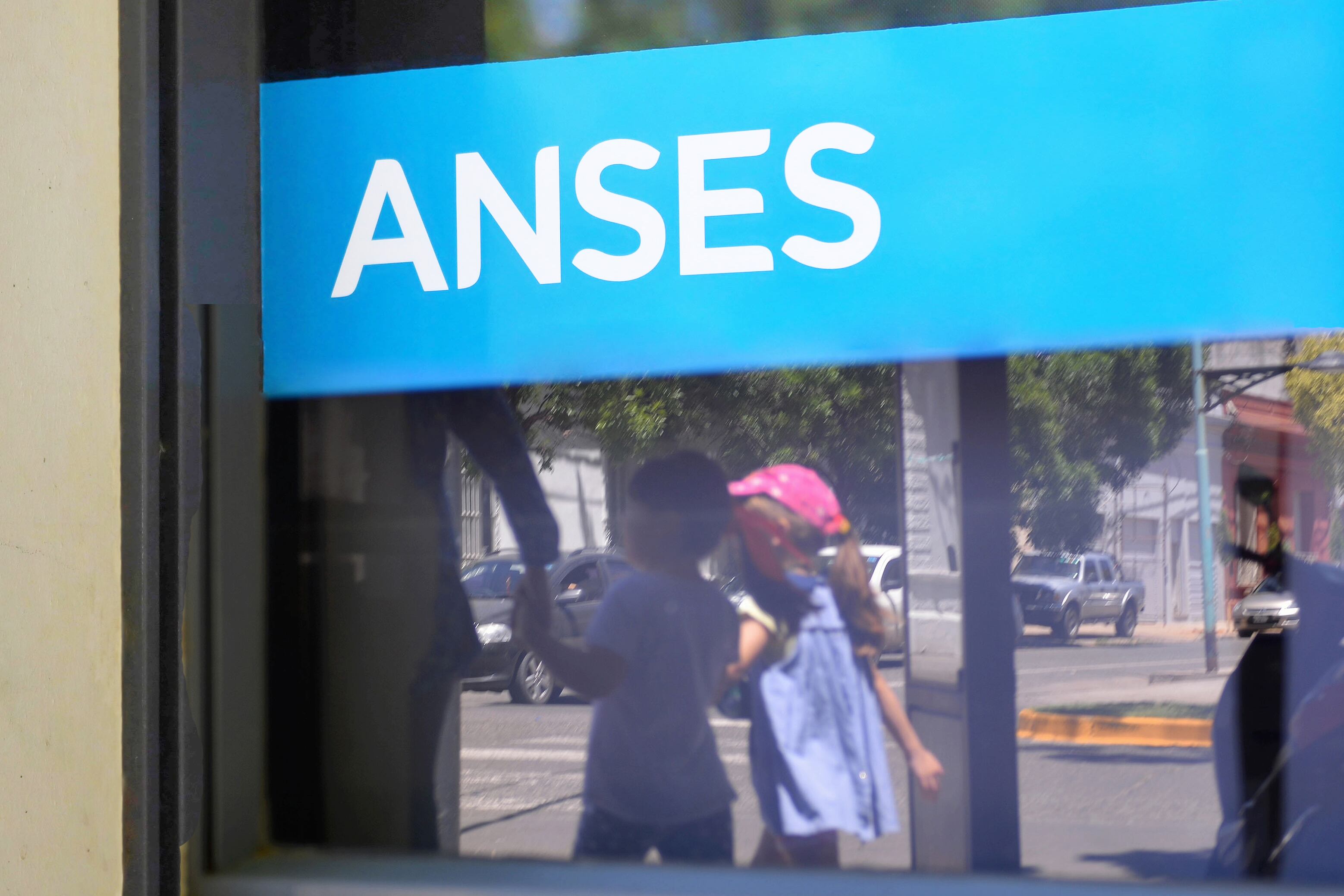 Cómo es el paso a paso para solicitar los créditos de $400.000 de ANSES. Foto: ANSES