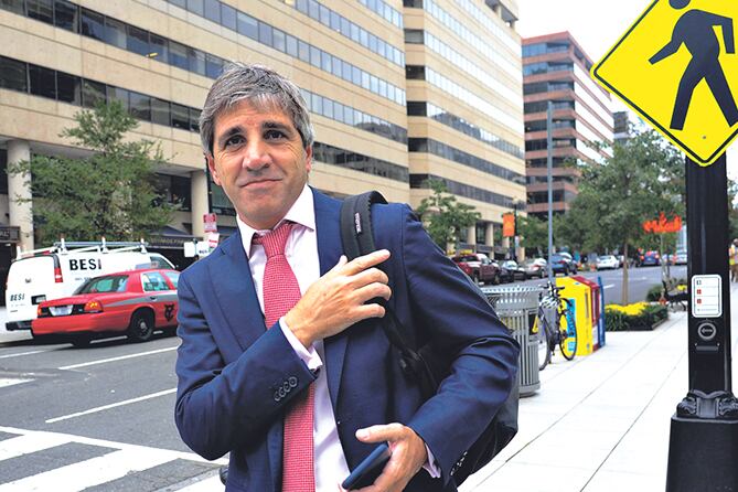 El ministro de Finanzas, Luis Caputo, expondrá hoy en la ciudad de Londres.