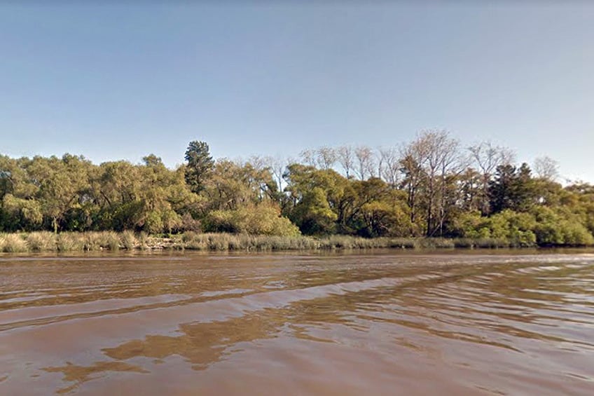 La orilla del recreo donde detuvieron al escribano.