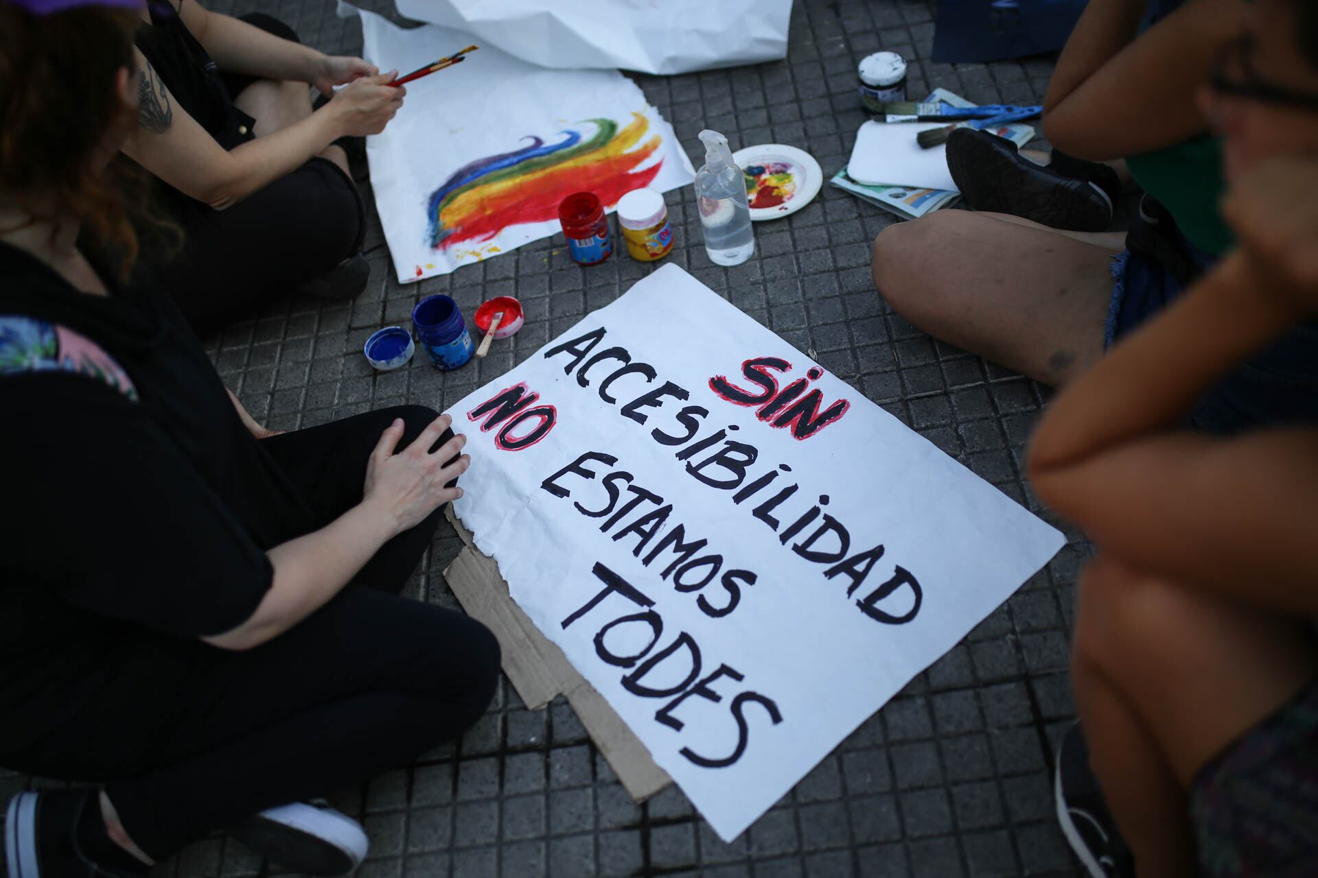 El maltrato a través de palabras como idiota o retardado forma parte del menú cotidiano, por eso lo que hay que sanear es la trama social.