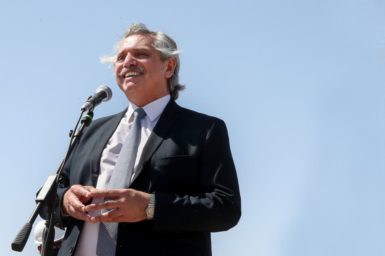 El presidente Alberto Fernández anunciará un bono de cinco mil pesos para los trabajadores de comedores comunitarios. 