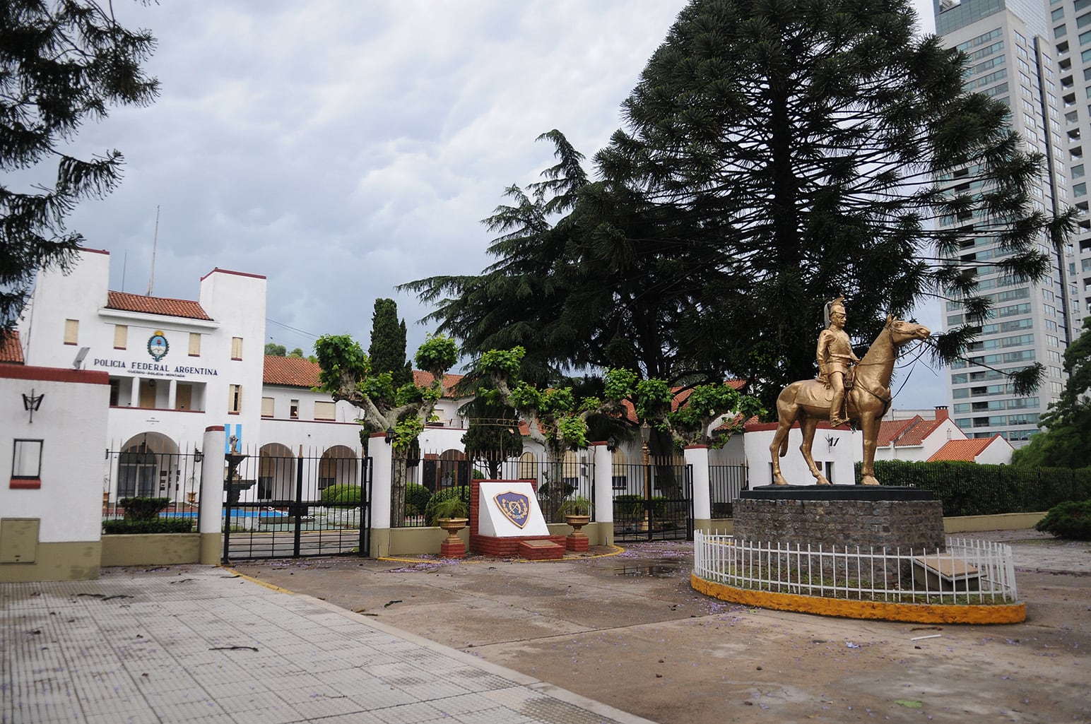 El predio de la Policía Montada quedó por ahora fuera de la venta.