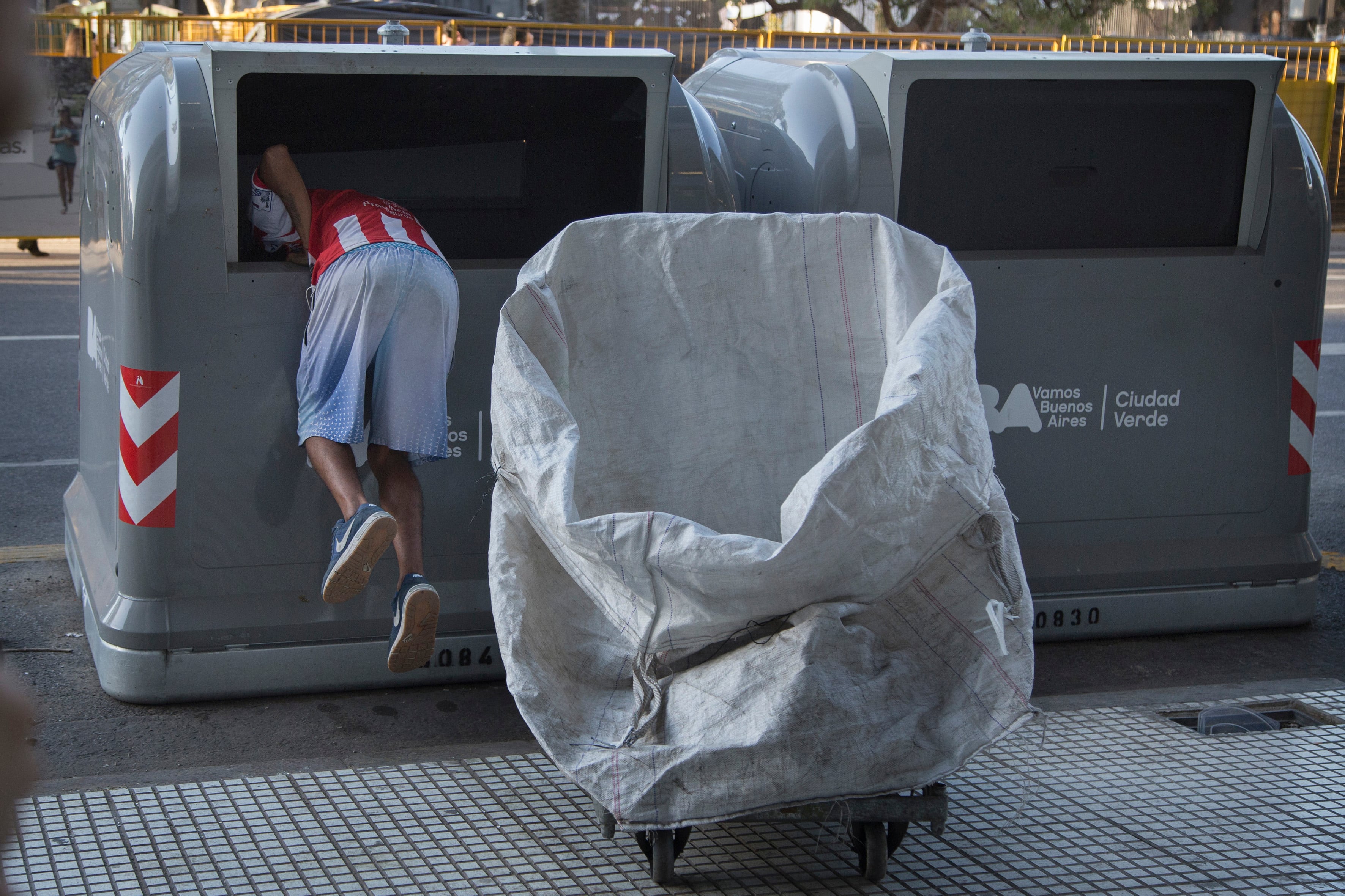 Una imagen frecuente en los centros urbanos, reflejo de una situación social crítica