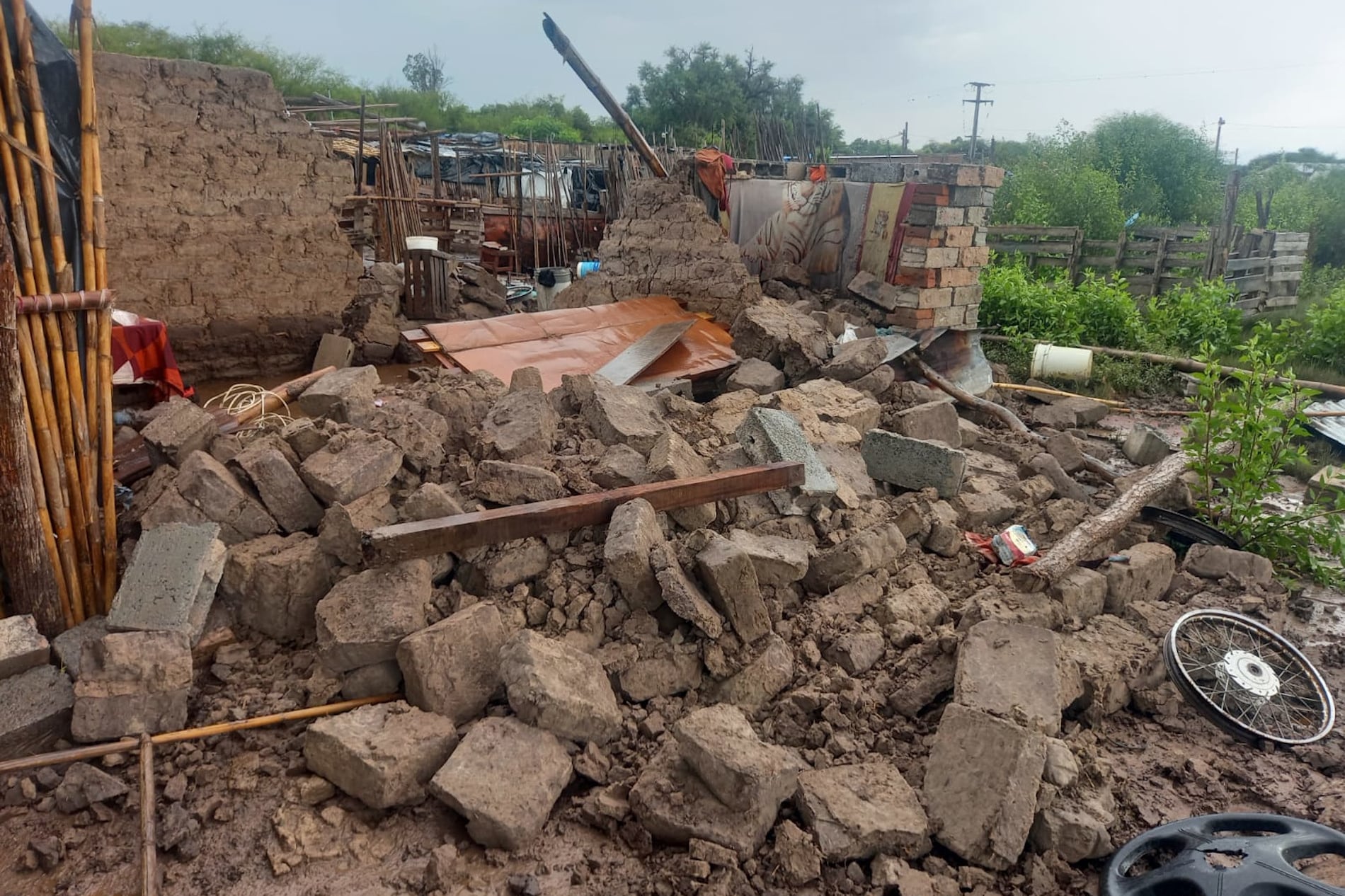 Destrozos en General Güemes.