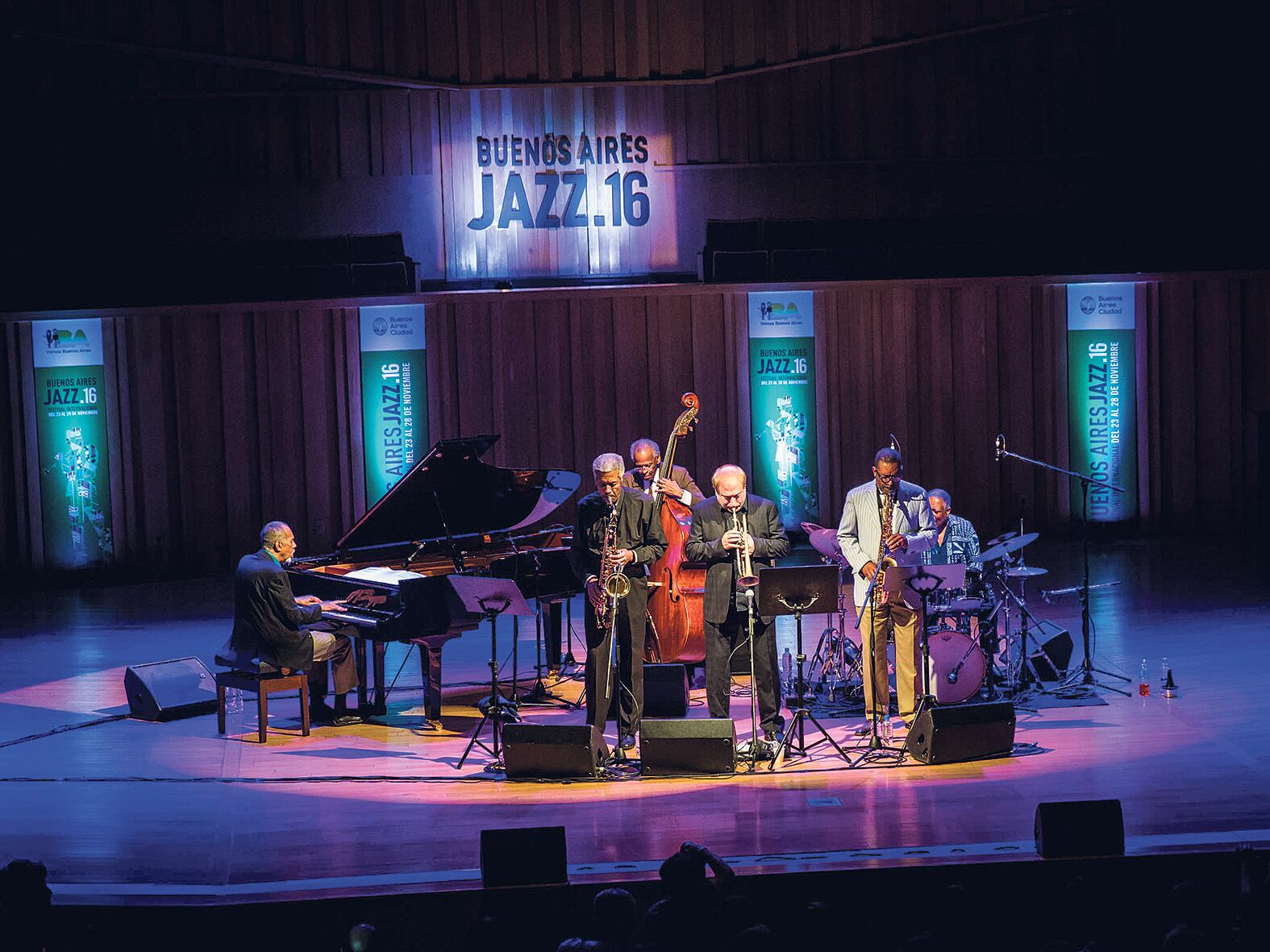 Los músicos de The Cookers se conocen entre sí hasta el punto de adivinarse.