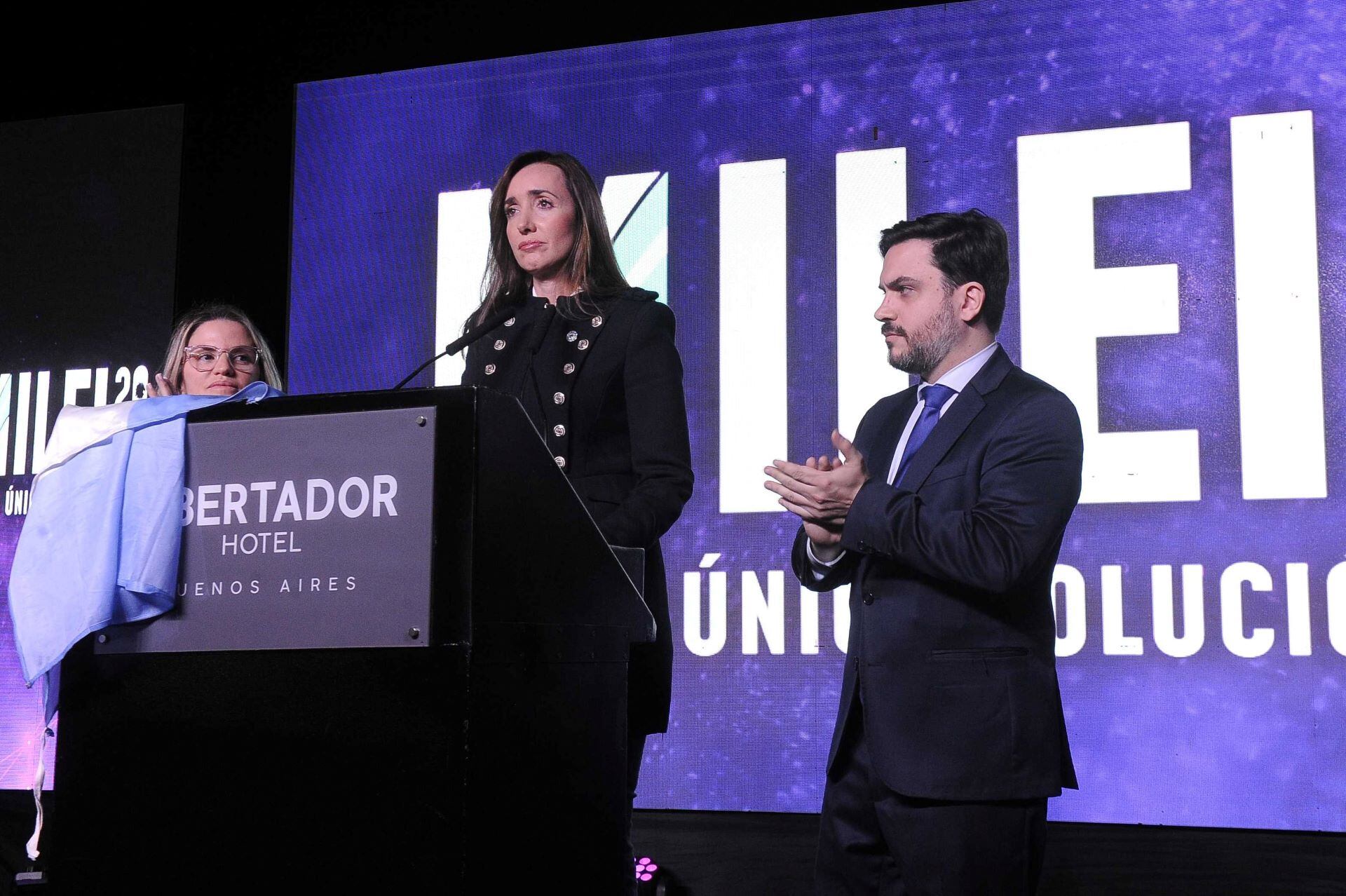 Victoria Villarruel, presidenta del Centro de Estudios Legales sobre el Terrorismo y sus Víctimas, acompaña a Milei en su lista.
