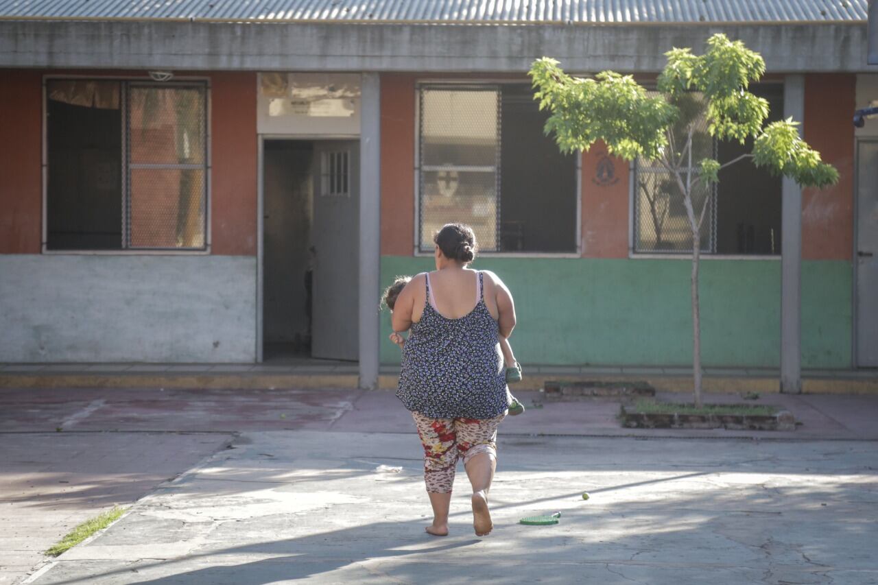 En la provincia de Buenos Aires, durante el cuarto trimestre de 2020 y el primero de 2021, el 30 por ciento y 32 por ciento, respectivamente, del total de los hogares, se encontraba a cargo de mujeres que no conviven con cónyuges.