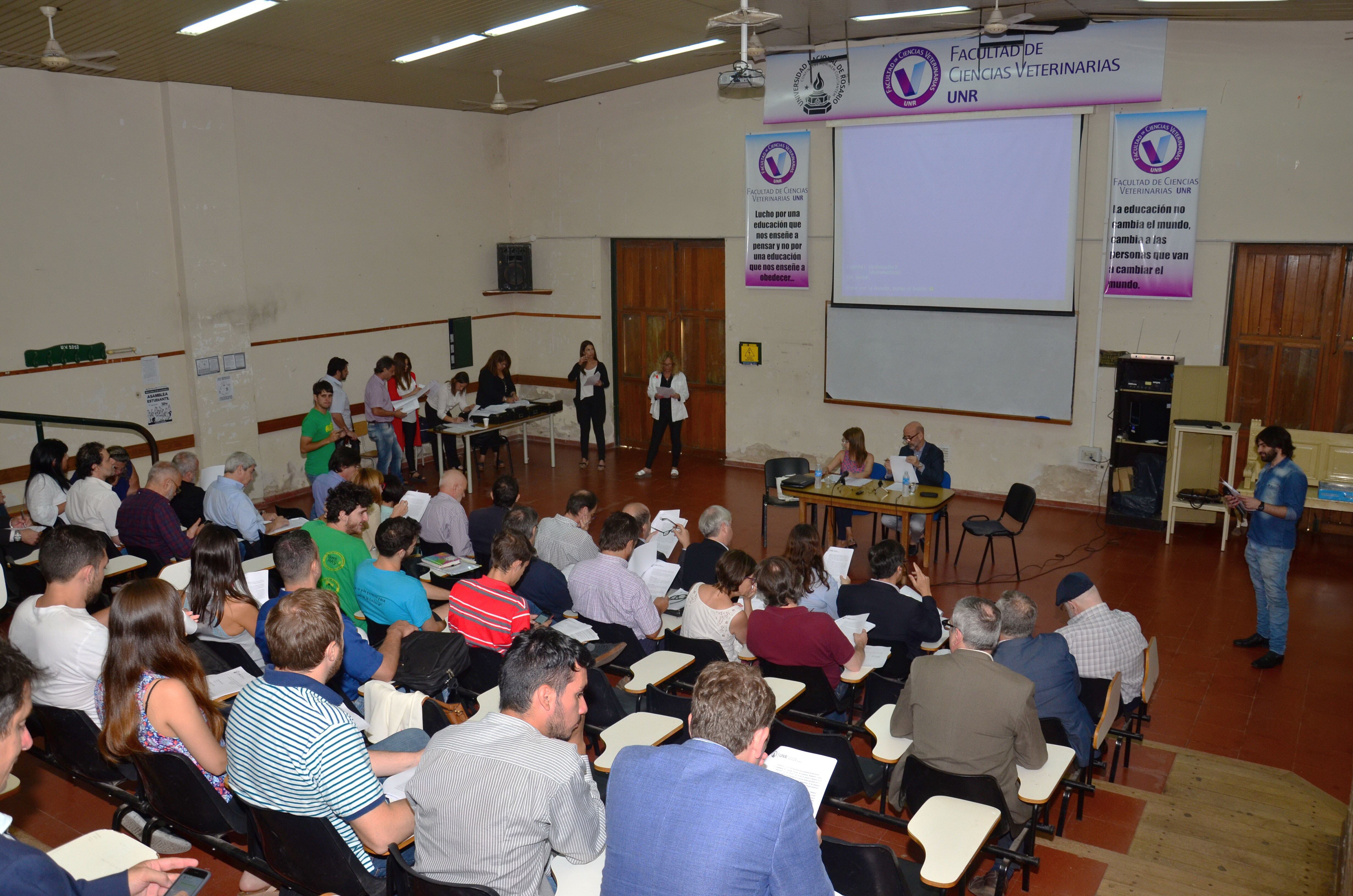 Floriani quiere terminar el comedor y empezar nuevas sedes para Ciencia Política y Arquitectura.