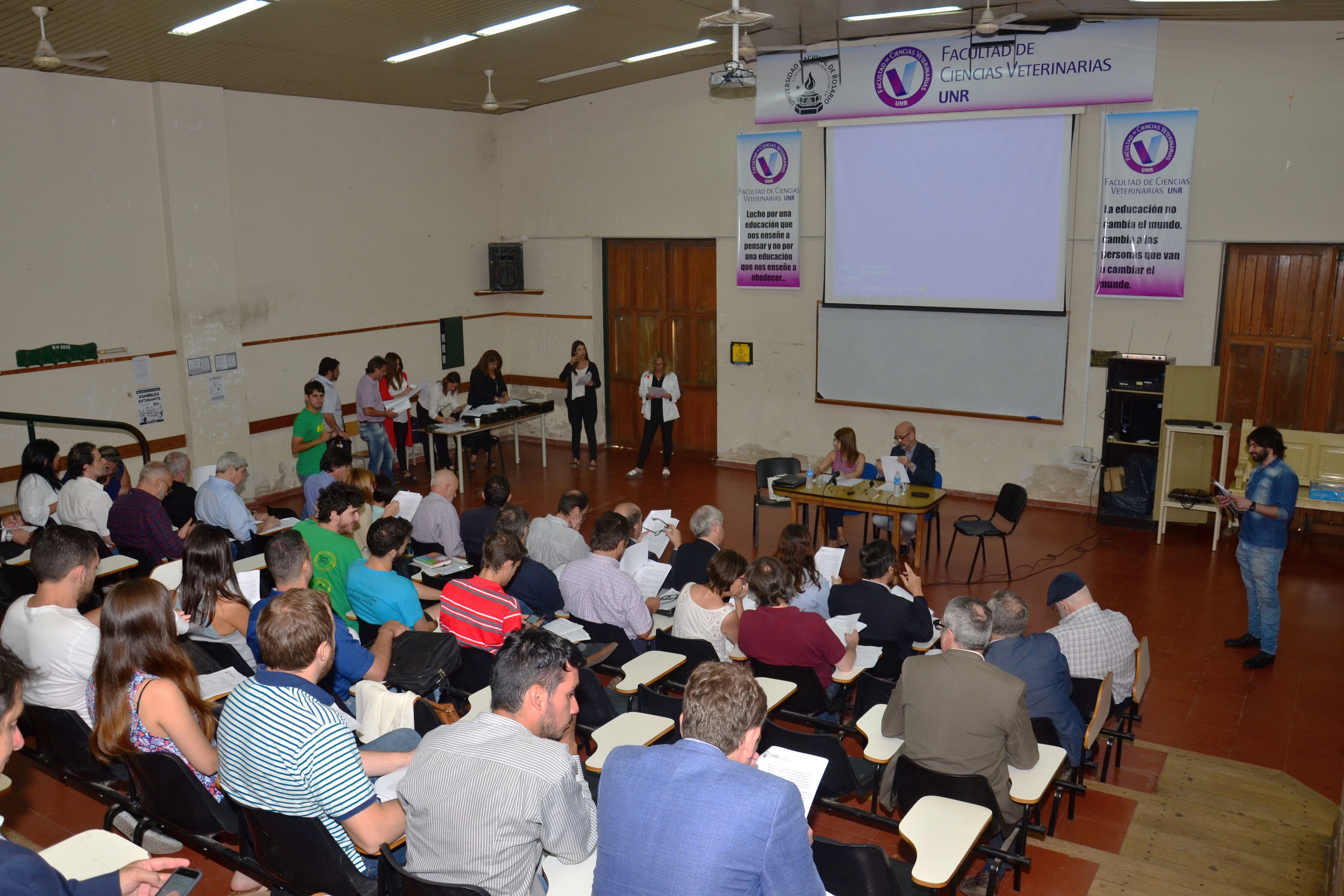 Floriani quiere terminar el comedor y empezar nuevas sedes para Ciencia Política y Arquitectura.