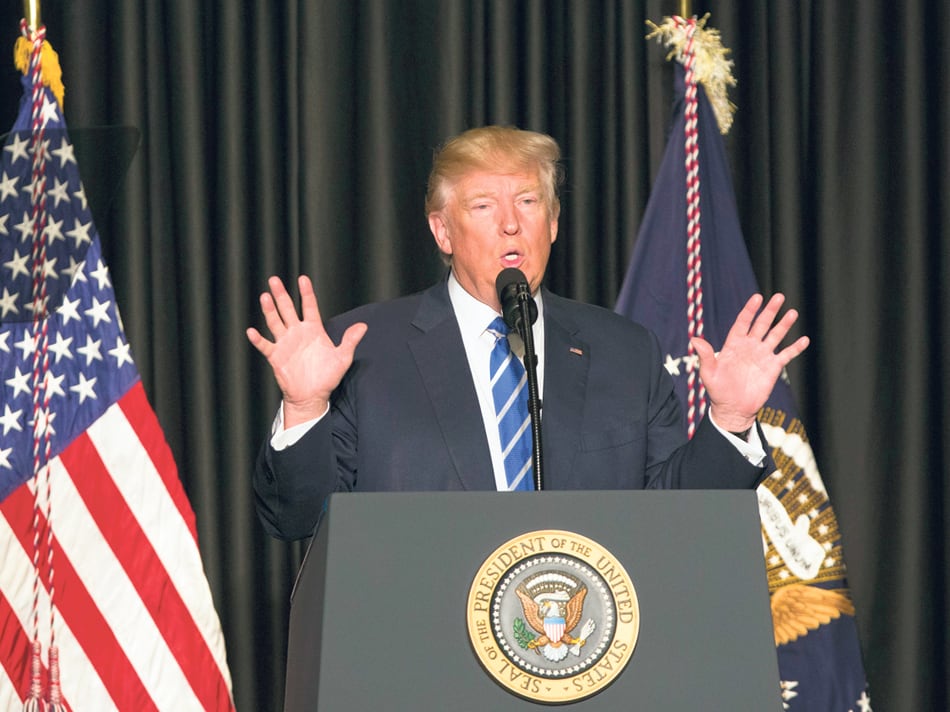 Trump afirmó que la Justicia está “politizada” y acusó a los jueces que evalúan su veto migratorio.