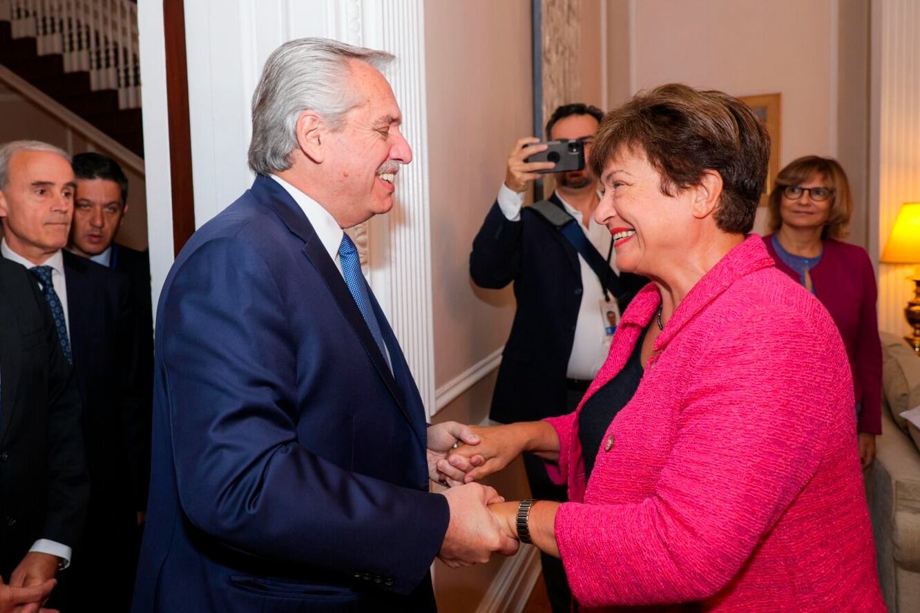 Alberto Fernández junto a Kristalina Georgieva, titular del FMI.